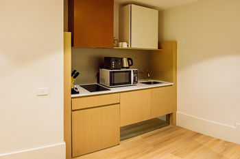 Brady Hotels - St Kilda Accommodation 9