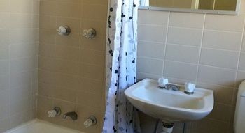 El Lago Waters Tourist Park - St Kilda Accommodation 2