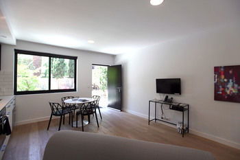 Aberlour Court - St Kilda Accommodation 30