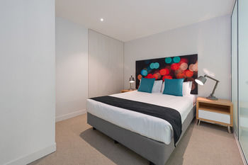 BreakFree On Collins - St Kilda Accommodation 12