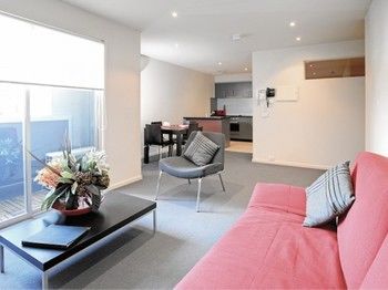 Plum Collins Street Serviced Apartments - St Kilda Accommodation 6