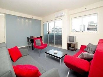 Plum Collins Street Serviced Apartments - St Kilda Accommodation 8