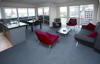 Plum Collins Street Serviced Apartments - St Kilda Accommodation 9