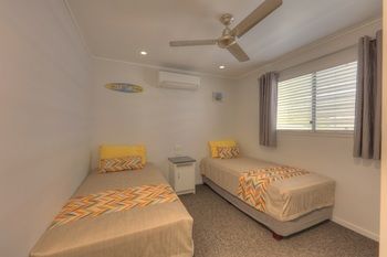 Alex Beach Cabins - St Kilda Accommodation 9
