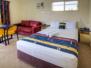 Alex Beach Cabins - St Kilda Accommodation 10