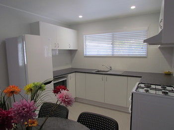 Alex Beach Cabins - St Kilda Accommodation 23