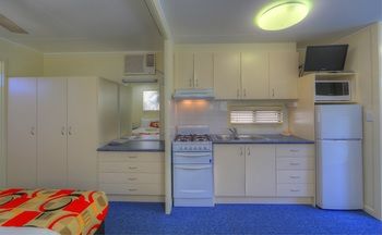 Alex Beach Cabins - St Kilda Accommodation 27