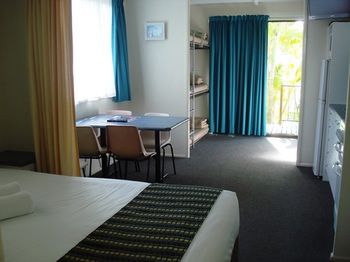 Alex Beach Cabins - St Kilda Accommodation 33