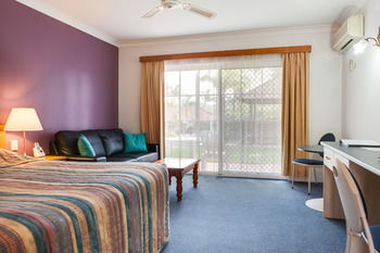 Forresters Beach Resort - St Kilda Accommodation 3