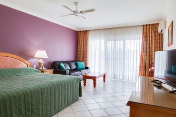 Forresters Beach Resort - St Kilda Accommodation 6
