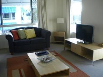 Estoril On Moffat - St Kilda Accommodation 10