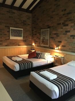 Avoca Beach Hotel & Resort - St Kilda Accommodation 1