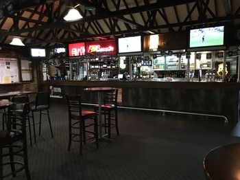 Avoca Beach Hotel & Resort - St Kilda Accommodation 3