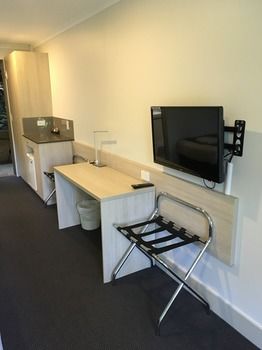 Avoca Beach Hotel & Resort - St Kilda Accommodation 5