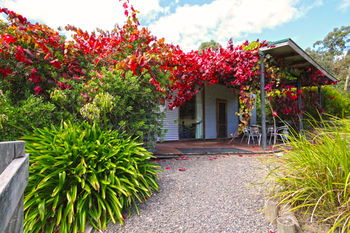 Valley Farm Vineyard Cottages - St Kilda Accommodation 4