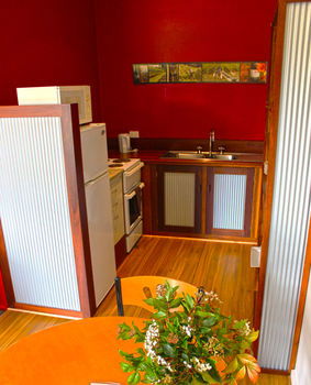 Valley Farm Vineyard Cottages - St Kilda Accommodation 7