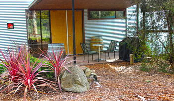 Valley Farm Vineyard Cottages - St Kilda Accommodation 13