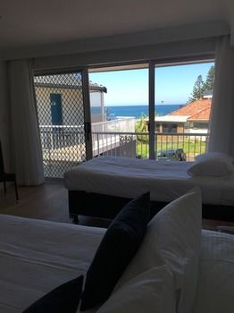 Ocean Front At The Entrance - St Kilda Accommodation 38