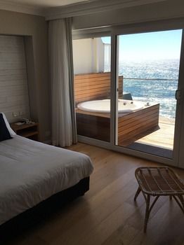 Ocean Front At The Entrance - St Kilda Accommodation 39