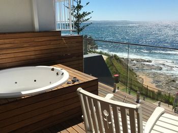 Ocean Front At The Entrance - St Kilda Accommodation 40
