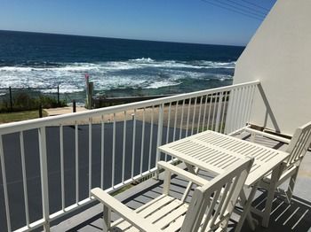 Ocean Front At The Entrance - St Kilda Accommodation 42