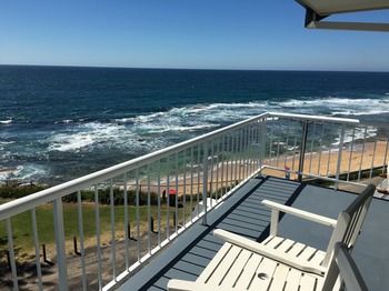 Ocean Front At The Entrance - St Kilda Accommodation 44