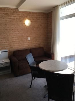 Ocean Front At The Entrance - St Kilda Accommodation 49