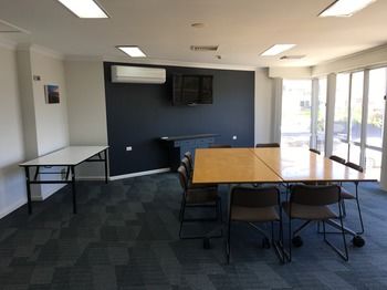 Ocean Front At The Entrance - St Kilda Accommodation 50