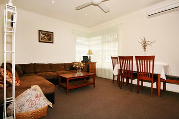 Lisson Holiday Rental - St Kilda Accommodation 2