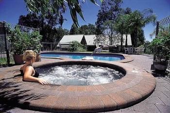 Vineyard Hill - St Kilda Accommodation 4