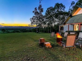 Vineyard Hill - St Kilda Accommodation 5
