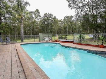 Vineyard Hill - St Kilda Accommodation 9