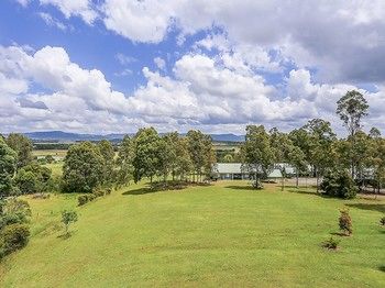 Vineyard Hill - St Kilda Accommodation 11