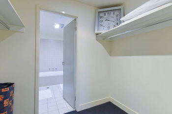 Anchor On Little Collins - St Kilda Accommodation 0