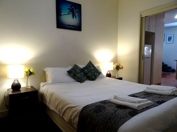 Anchor On Little Collins - St Kilda Accommodation 13