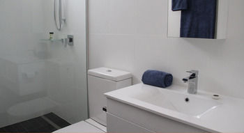 Apartment2c - Lennox 1 - St Kilda Accommodation 1