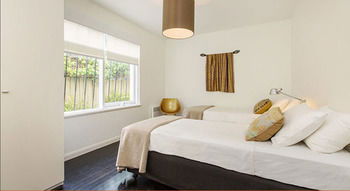 Apartment2c - Moonstruck - St Kilda Accommodation 4