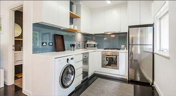 Apartment2c - Moonstruck - St Kilda Accommodation 5