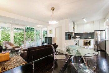 Apartment2c - Moonstruck - St Kilda Accommodation 7