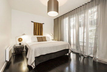 Apartment2c - Moonstruck - St Kilda Accommodation 9