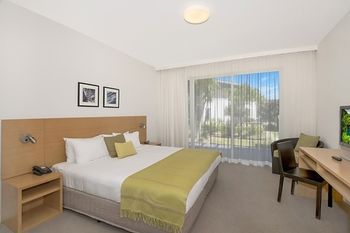 Magenta Studio Room - St Kilda Accommodation 7