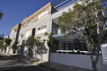 Camperdown 11 Briggs Furnished Apartment - St Kilda Accommodation 5