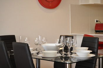 Camperdown 11 Briggs Furnished Apartment - St Kilda Accommodation 7
