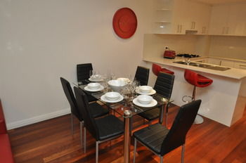Camperdown 11 Briggs Furnished Apartment - St Kilda Accommodation 8