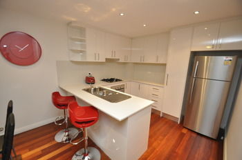 Camperdown 11 Briggs Furnished Apartment - St Kilda Accommodation 9