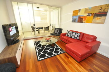 Camperdown 11 Briggs Furnished Apartment - St Kilda Accommodation 10