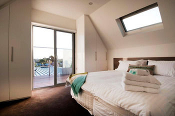 Position Perfect - St Kilda Accommodation 3