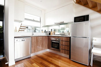 Position Perfect - St Kilda Accommodation 12