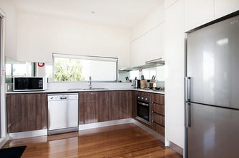 Position Perfect - St Kilda Accommodation 13