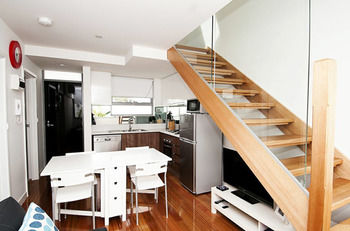 Position Perfect - St Kilda Accommodation 14